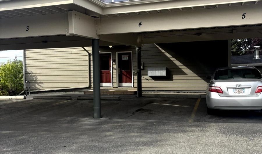 123 E 24th Ave #5, Anchorage, AK 99503 - 2 Beds, 2 Bath