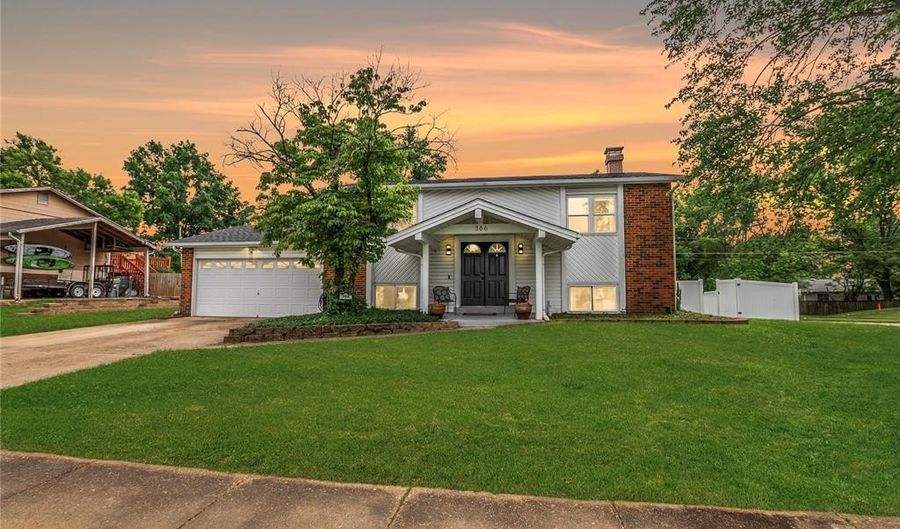 366 Sorrento Dr, Ballwin, MO 63021 - 3 Beds, 2 Bath