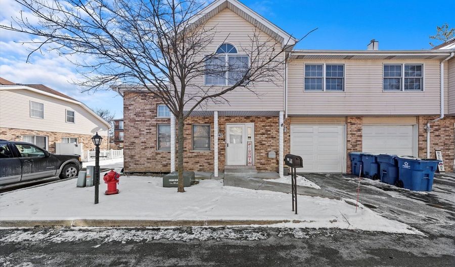 4343 W Emerald Way St, Alsip, IL 60803 - 2 Beds, 2 Bath