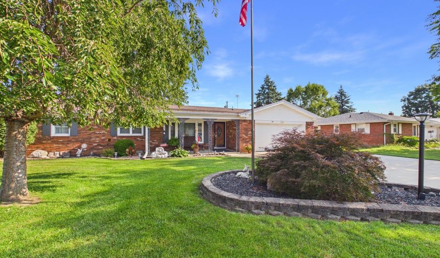 814 Rustic Rd, Anderson, IN 46013 - 3 Beds, 2 Bath