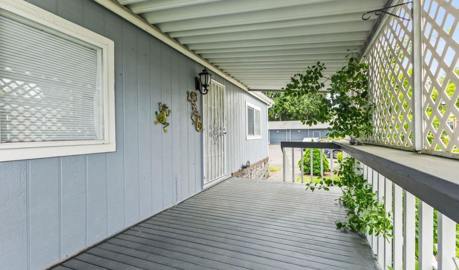 10523 SE Linwood # 7 Ave 7, Milwaukie, OR 97222 - 3 Beds, 2 Bath
