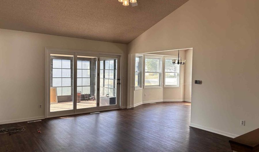 1203 Elm St, Auburn, IN 46706 - 3 Beds, 2 Bath