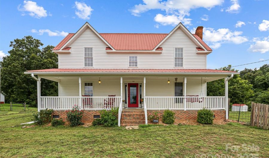 4220 Forest View Rd, Blacksburg, SC 29702 - 3 Beds, 2 Bath