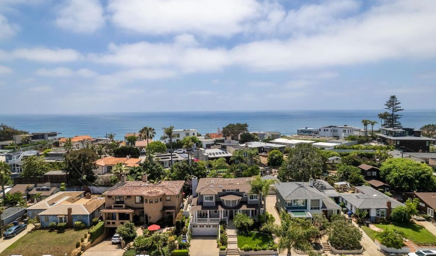 515 N Acacia Ave, Solana Beach, CA 92075 - 4 Beds, 5 Bath