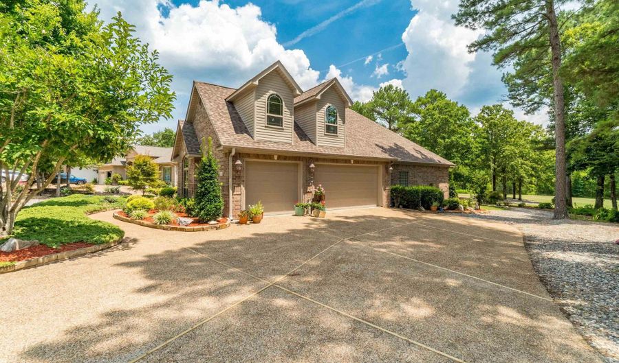 210 Pizarro Dr, Hot Springs Village, AR 71909 - 4 Beds, 3 Bath