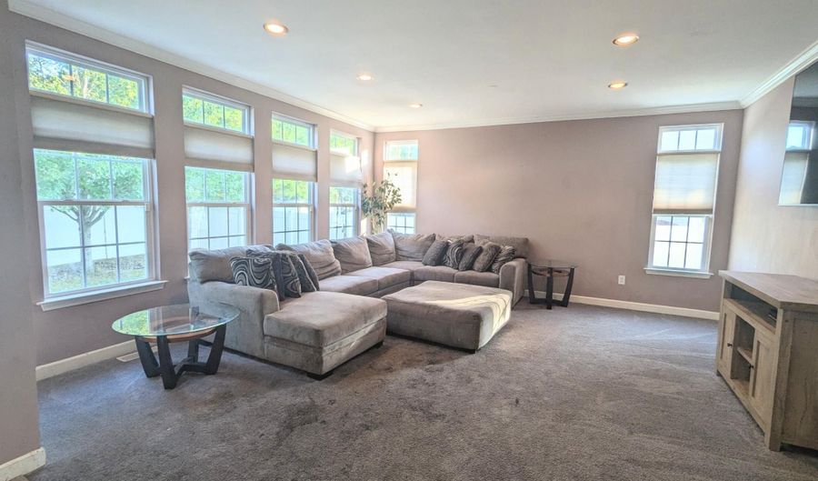 60 LAMP POST Dr, Barnegat, NJ 08005 - 4 Beds, 3 Bath