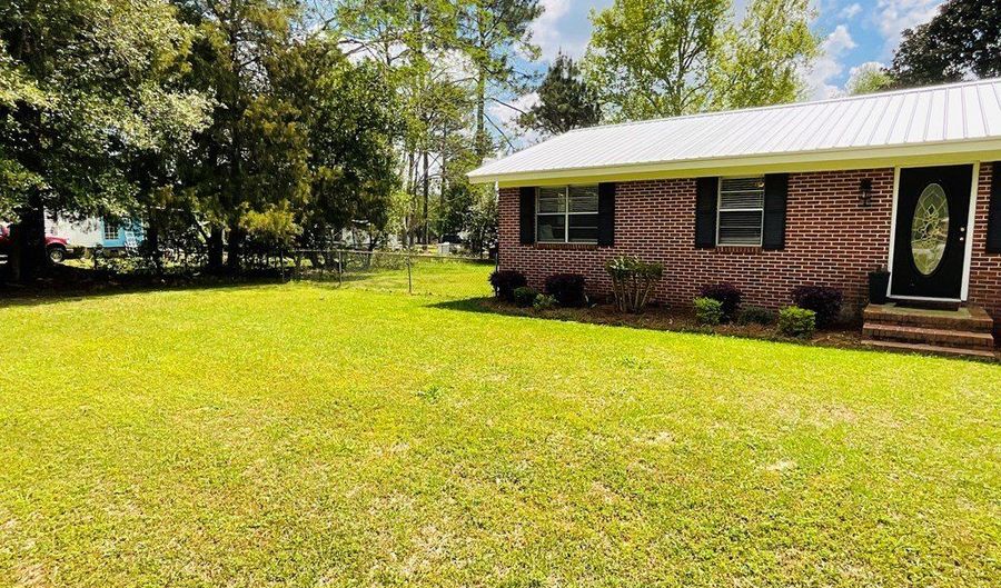 174 First St E, Arabi, GA 31712 - 3 Beds, 1 Bath