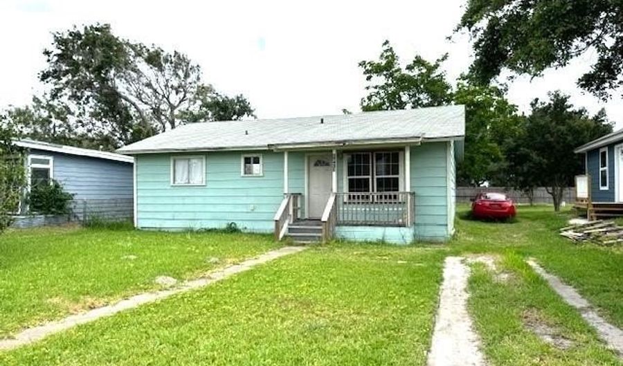 1423 S McCampbell St, Aransas Pass, TX 78336 - 2 Beds, 1 Bath