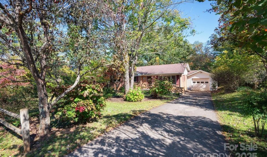 14 Wagon Rd, Asheville, NC 28805 - 3 Beds, 2 Bath