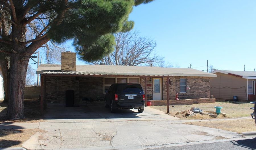 706 NW 11th St, Andrews, TX 79714 - 3 Beds, 2 Bath