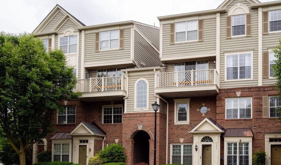 1819 KENWOOD Ave 303, Alexandria, VA 22302 - 2 Beds, 3 Bath