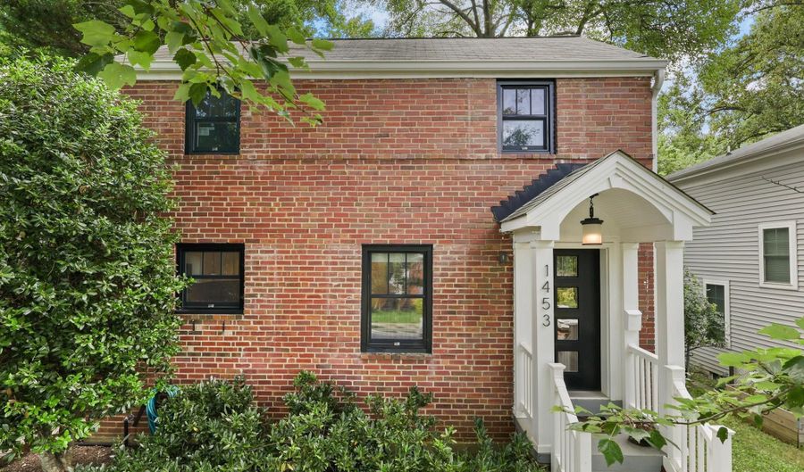 1453 N LONGFELLOW St, Arlington, VA 22205 - 3 Beds, 3 Bath