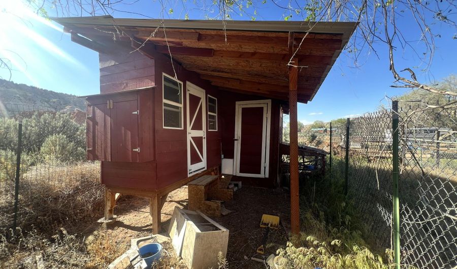 50 S Red Rock Dr, Cannonville, UT 84718 - 3 Beds, 2 Bath