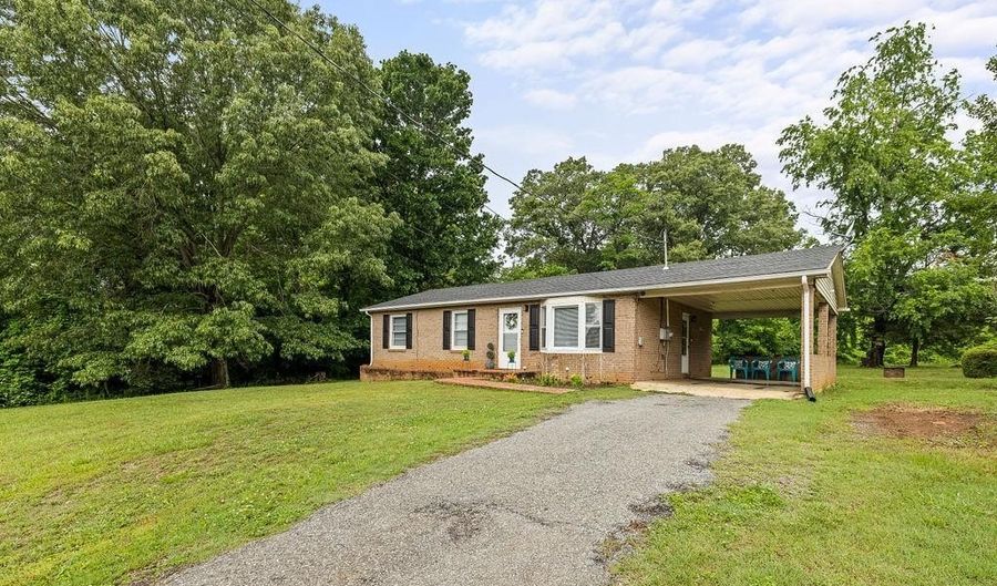702 11th St, Altavista, VA 24517 - 3 Beds, 2 Bath
