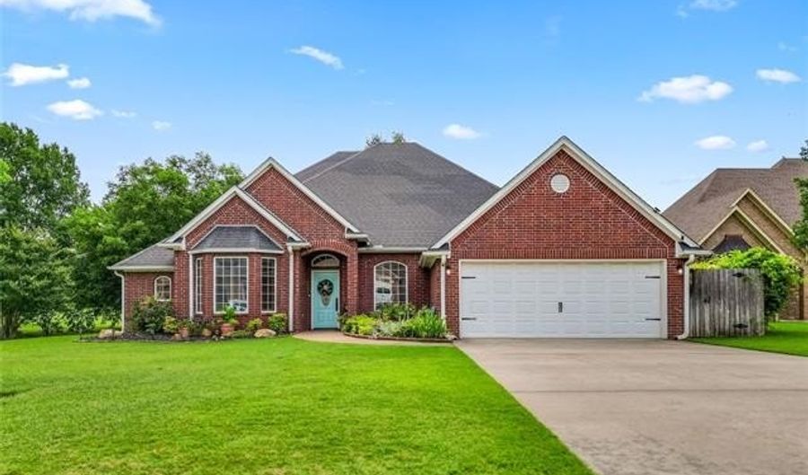 828 Sunset Ct, Ardmore, OK 73401 - 4 Beds, 3 Bath