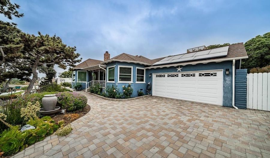 2276 Fuerte St, Oceanside, CA 92054 - 2 Beds, 2 Bath