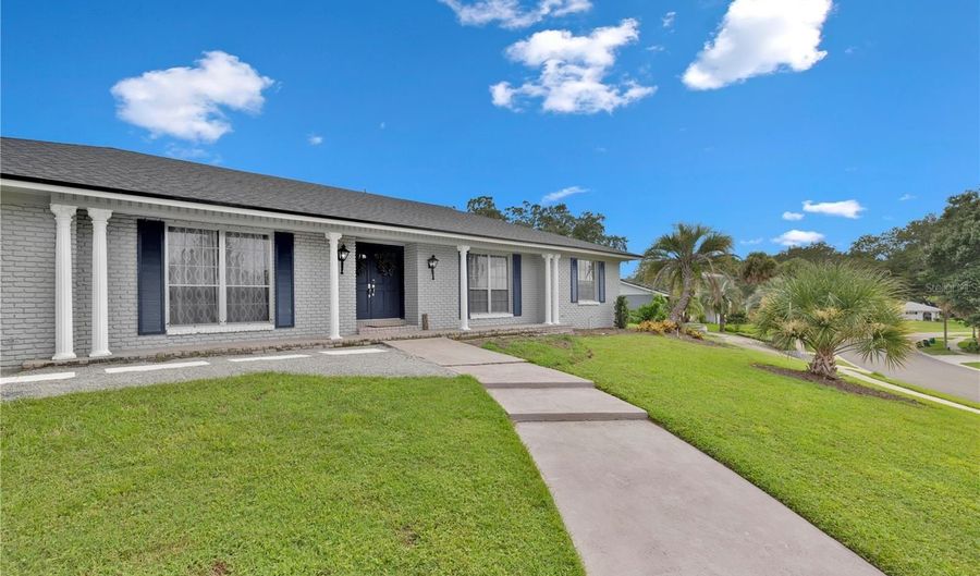 105 SPRING COVE Trl, Altamonte Springs, FL 32714 - 4 Beds, 4 Bath