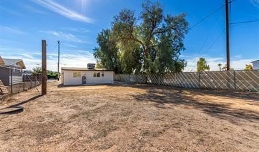 550 W MCMURRAY Blvd, Casa Grande, AZ 85122 - 2 Beds, 1 Bath