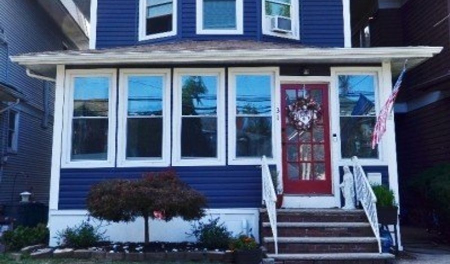 31 Avenue B, Bayonne, NJ 07002 - 4 Beds, 2 Bath
