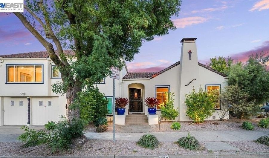 1800 Versailles Ave, Alameda, CA 94501 - 4 Beds, 2 Bath
