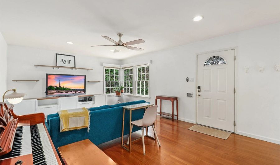 231 E 5Th Ave, Escondido, CA 92025 - 3 Beds, 2 Bath