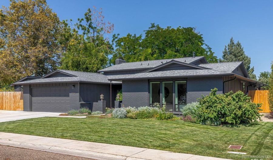 9401 W Knottingham Dr, Boise, ID 83704 - 4 Beds, 3 Bath
