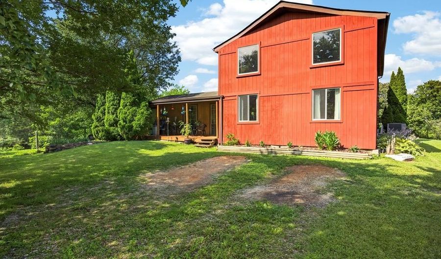 11393 Cookeville Boat Dock Rd, Baxter, TN 38544 - 2 Beds, 2 Bath
