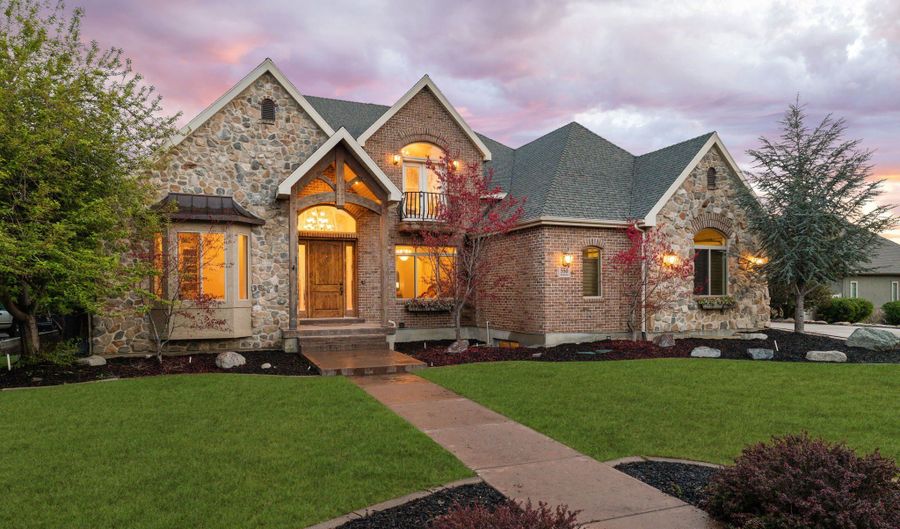 550 E BLACKHAWK Ln, Alpine, UT 84004 - 7 Beds, 4 Bath