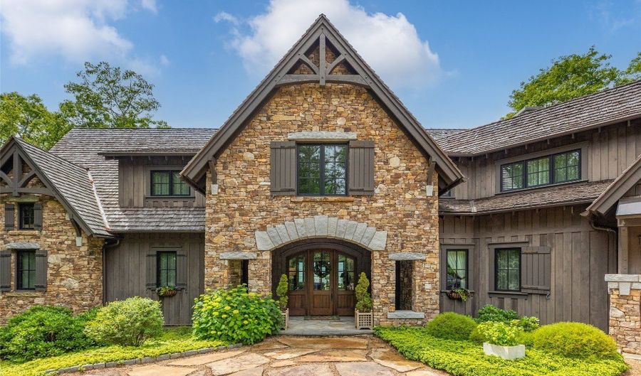 39 Firesong Ln, Glenville, NC 28736 - 5 Beds, 6 Bath