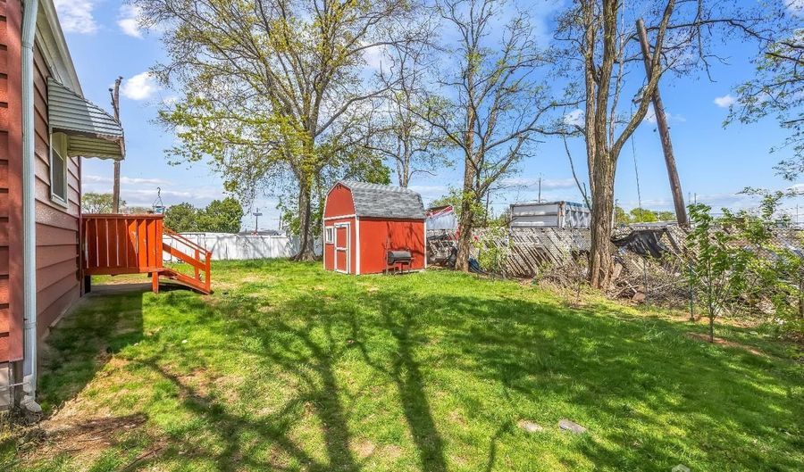 42 Mark Pl, Avenel, NJ 07001 - 4 Beds, 2 Bath