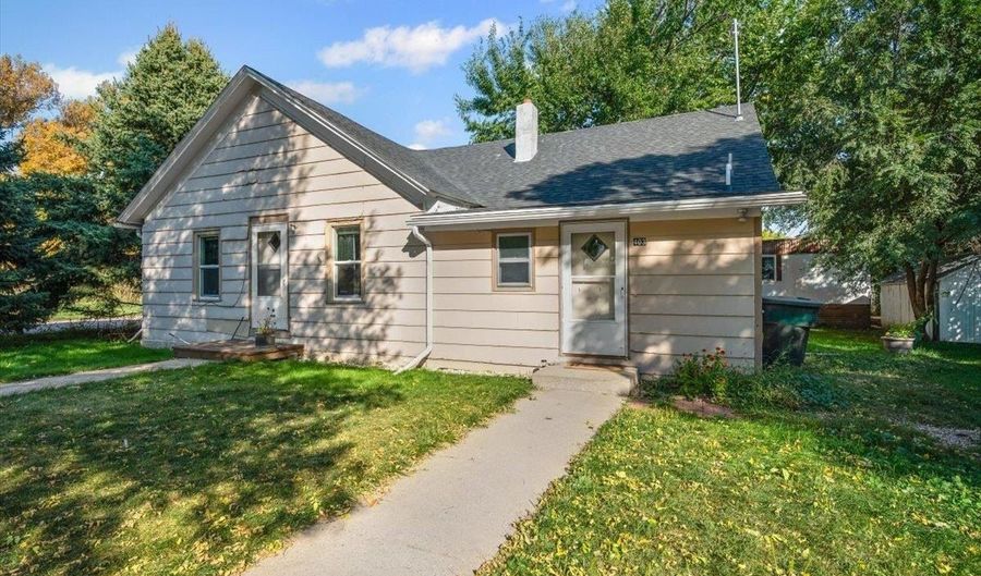 403 4th Ave, Belle Fourche, SD 57717 - 3 Beds, 1 Bath