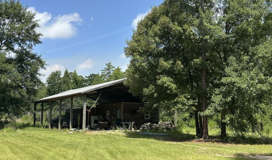 6389 County Line Rd B, Baker, FL 32531 - 1 Beds, 1 Bath