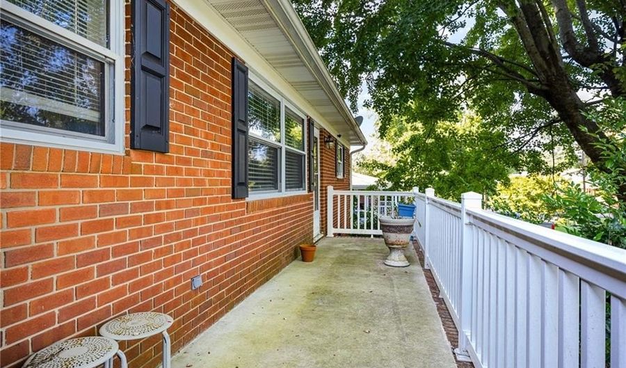 2109 Lamar Dr, Asheboro, NC 27203 - 3 Beds, 1 Bath