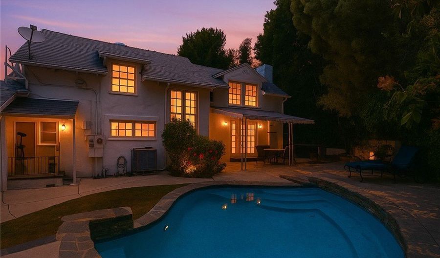 6438 Ivarene Ave, Los Angeles, CA 90068 - 3 Beds, 3 Bath