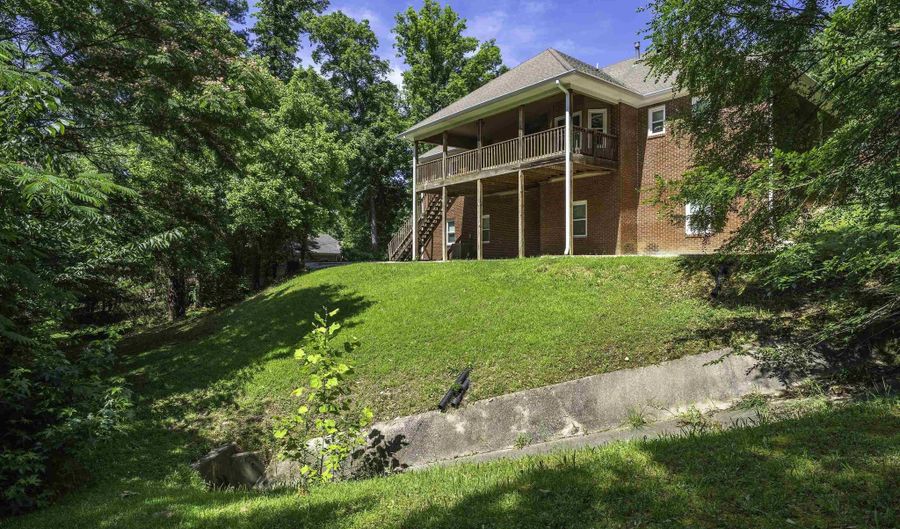 135 KINGSLEY Rd, Alabaster, AL 35007 - 4 Beds, 3 Bath