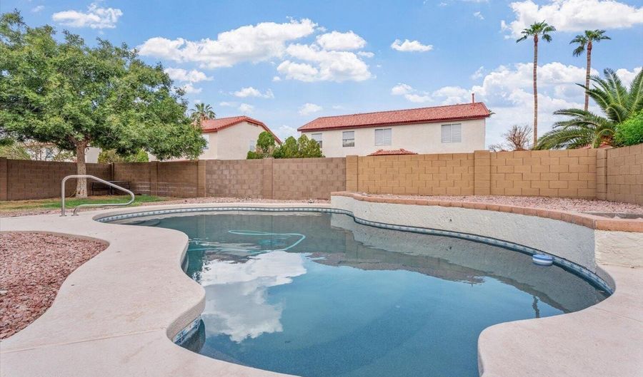 11406 W CRIMSON Ln, Avondale, AZ 85392 - 4 Beds, 3 Bath
