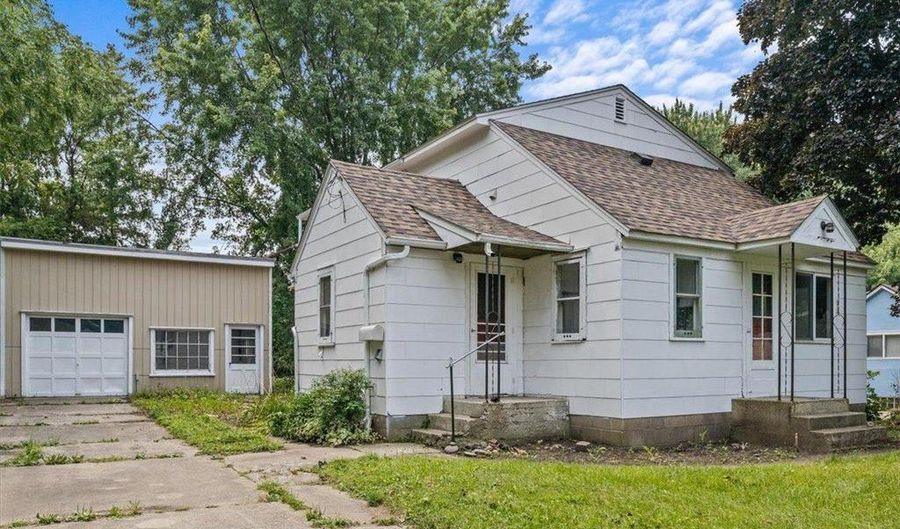 2114 5th Ave NE, Austin, MN 55912 - 3 Beds, 1 Bath