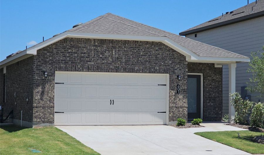 601 Cherry Creek Ln, Anna, TX 75409 - 3 Beds, 2 Bath