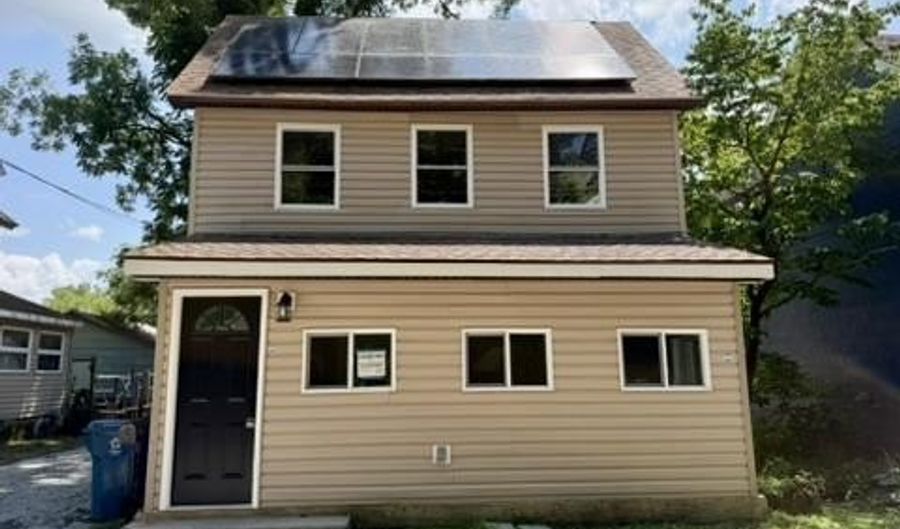 212 W 7TH St, Laurel, DE 19956 - 5 Beds, 2 Bath