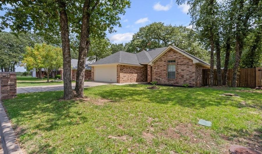 1830 Rayna Dr, Weatherford, TX 76086 - 3 Beds, 2 Bath