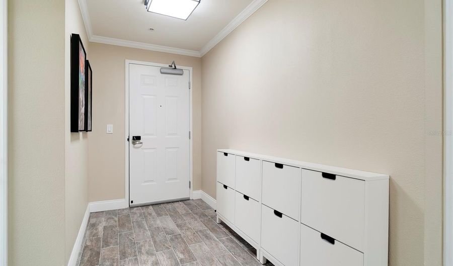 375 EMERSON Plz 611, Altamonte Springs, FL 32701 - 3 Beds, 3 Bath
