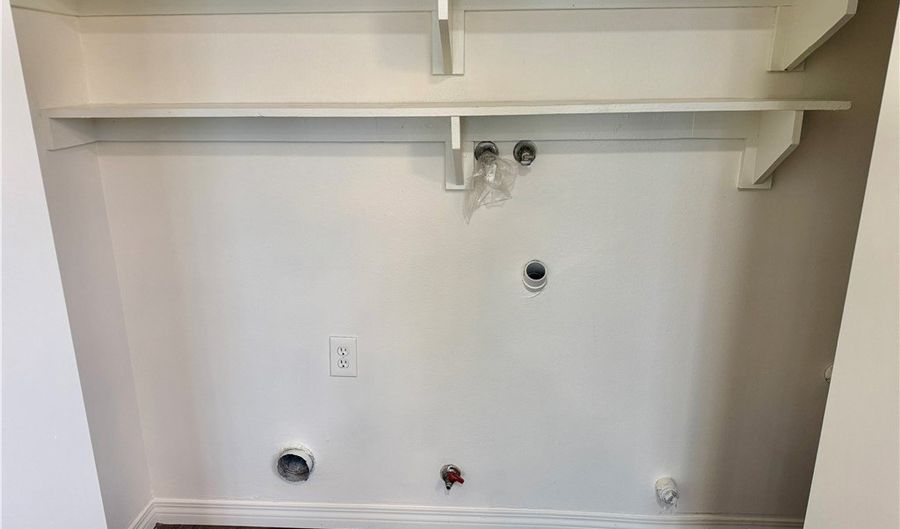 1683 W Cindy Ln D, Anaheim, CA 92802 - 2 Beds, 2 Bath