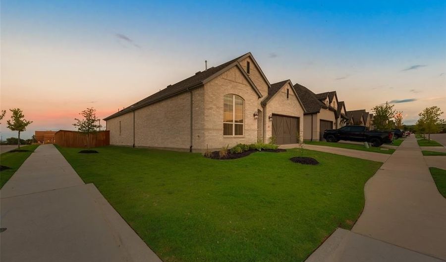 401 Windstream Dr, Aledo, TX 76008 - 4 Beds, 2 Bath