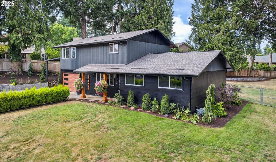 19751 FALCON Dr, Oregon City, OR 97045 - 4 Beds, 3 Bath