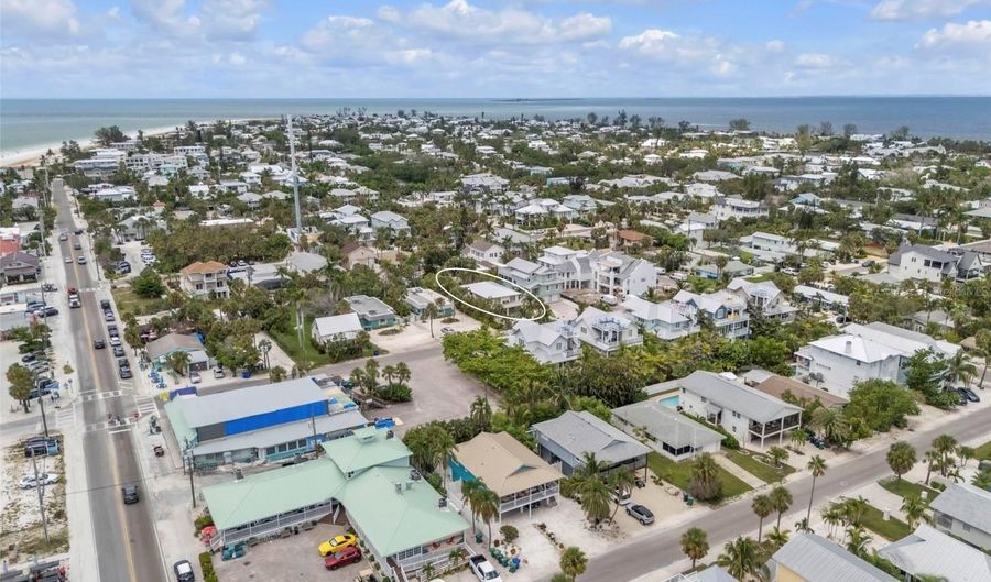 212 MAGNOLIA Ave, Anna Maria, FL 34216 - 3 Beds, 2 Bath