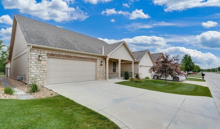 7726 E Turquoise, Bel Aire, KS 67226 - 2 Beds, 2 Bath