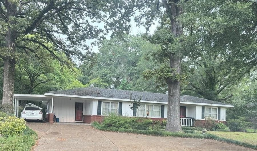 213 N. Pontotoc, Bruce, MS 38915 - 4 Beds, 3 Bath