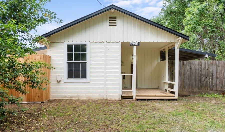 22011 Reading, Anderson, CA 96007 - 2 Beds, 1 Bath