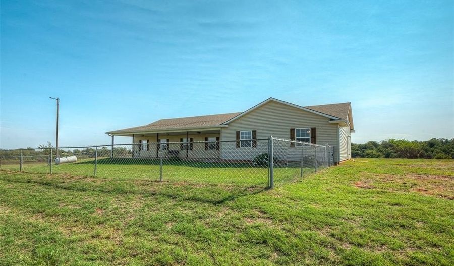 34061 MARINA DEL RAE, Anadarko, OK 73005 - 4 Beds, 3 Bath