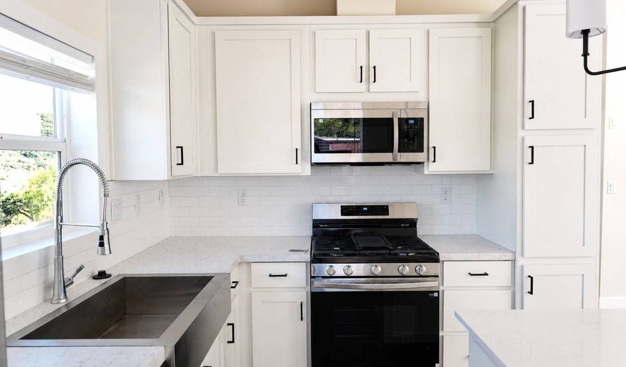 25484 Lake Wohlford Rd C1, Escondido, CA 92027 - 2 Beds, 1 Bath